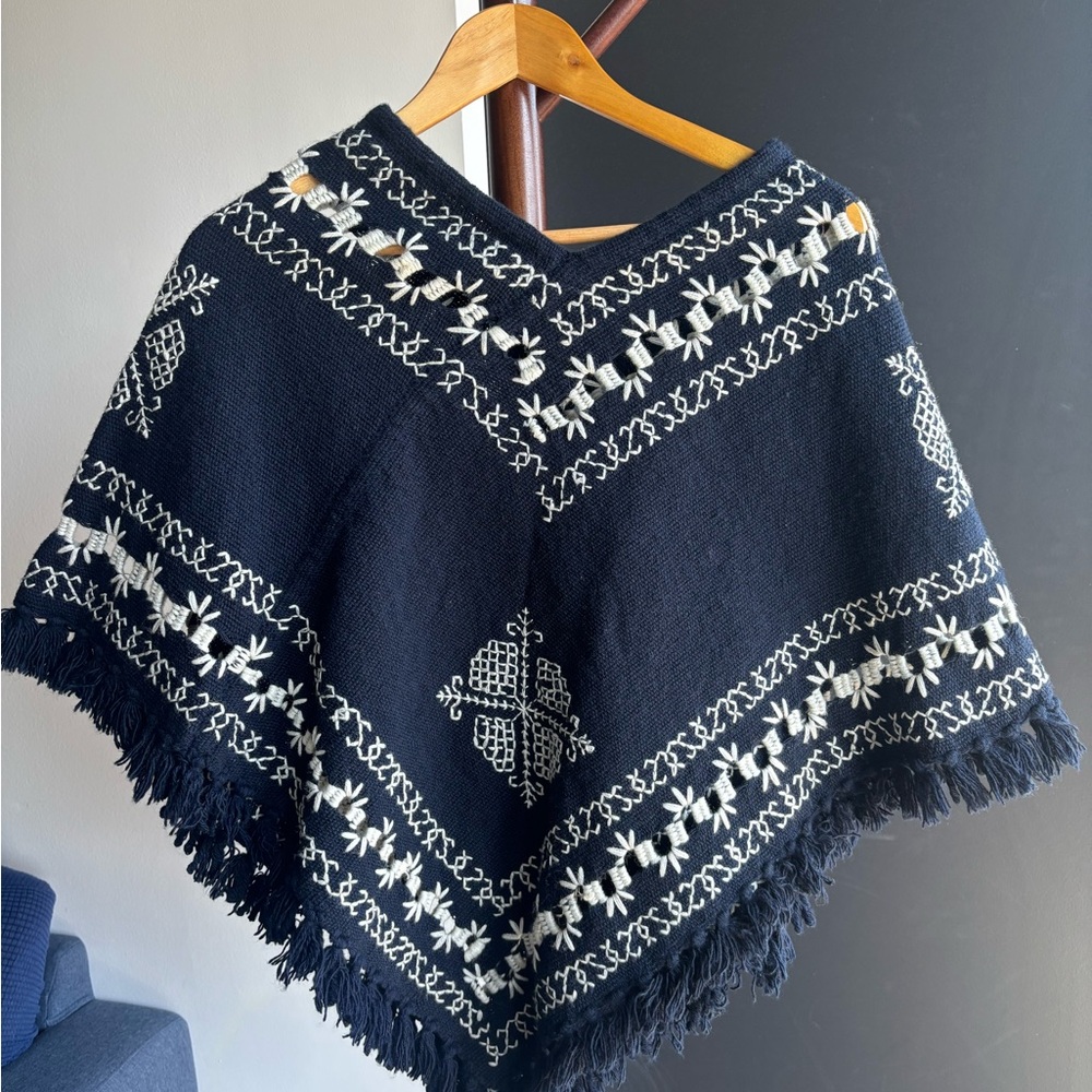 Elegant Black and White Embroidered Women's Sweater